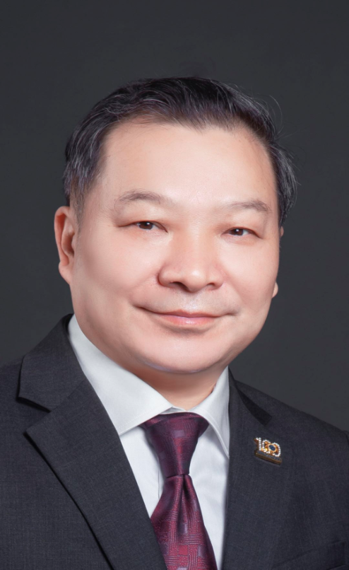 法学博士；
北京瀛和律师事务所创始合伙人；
不动产与建设工程中心主任